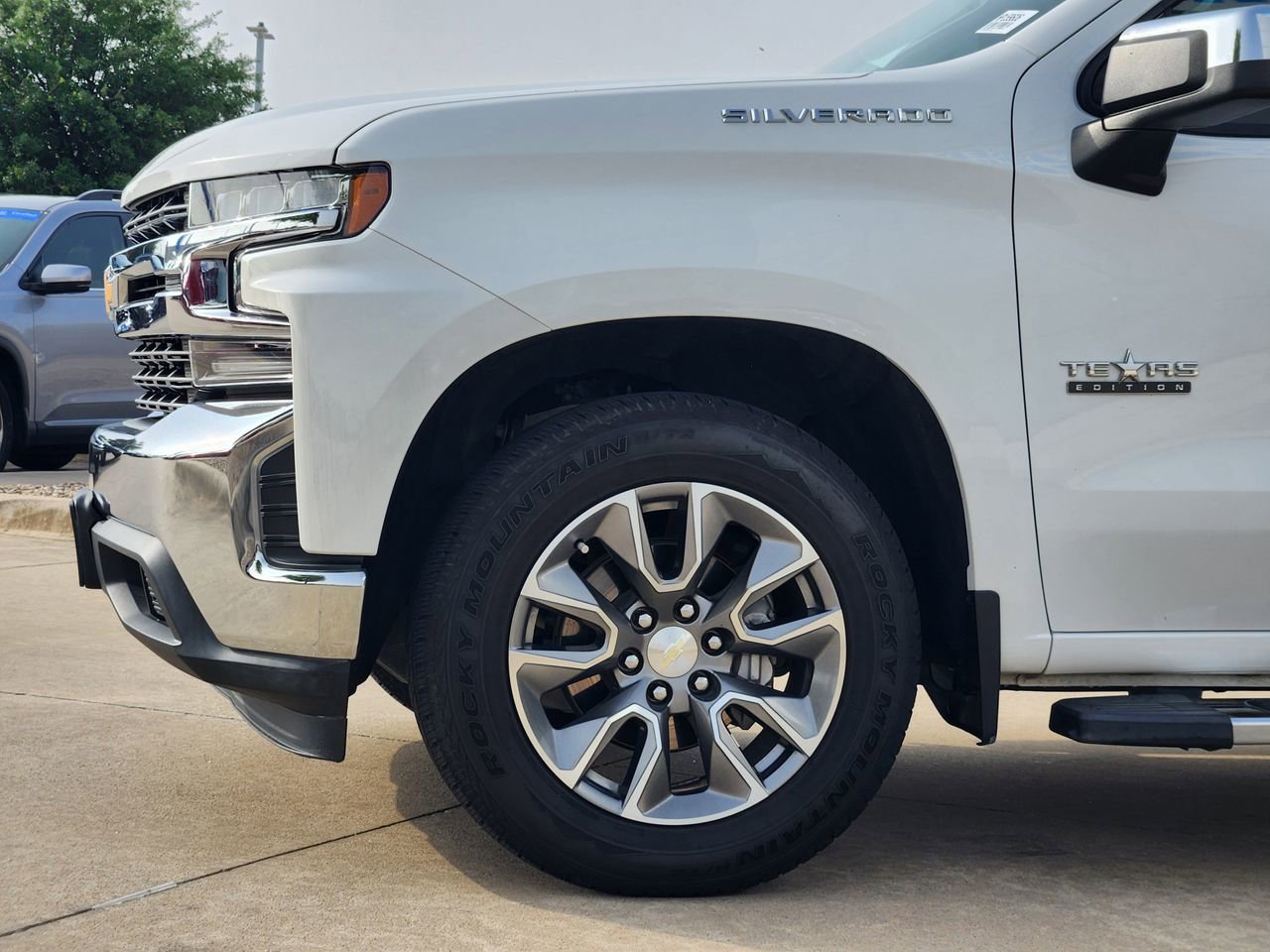 Used 2020 Chevrolet Silverado 1500 LT w/ Texas Edition RWD image 8