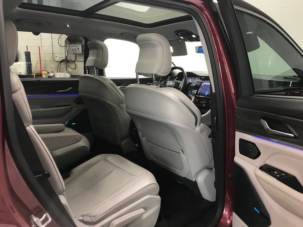 Used 2021 Jeep Grand Cherokee L Overland w/ Luxury Tech Group IV image 39