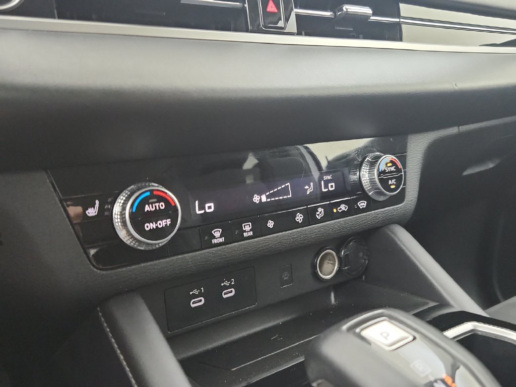 Used 2025 Mitsubishi Outlander SE AWD/4WD image 28