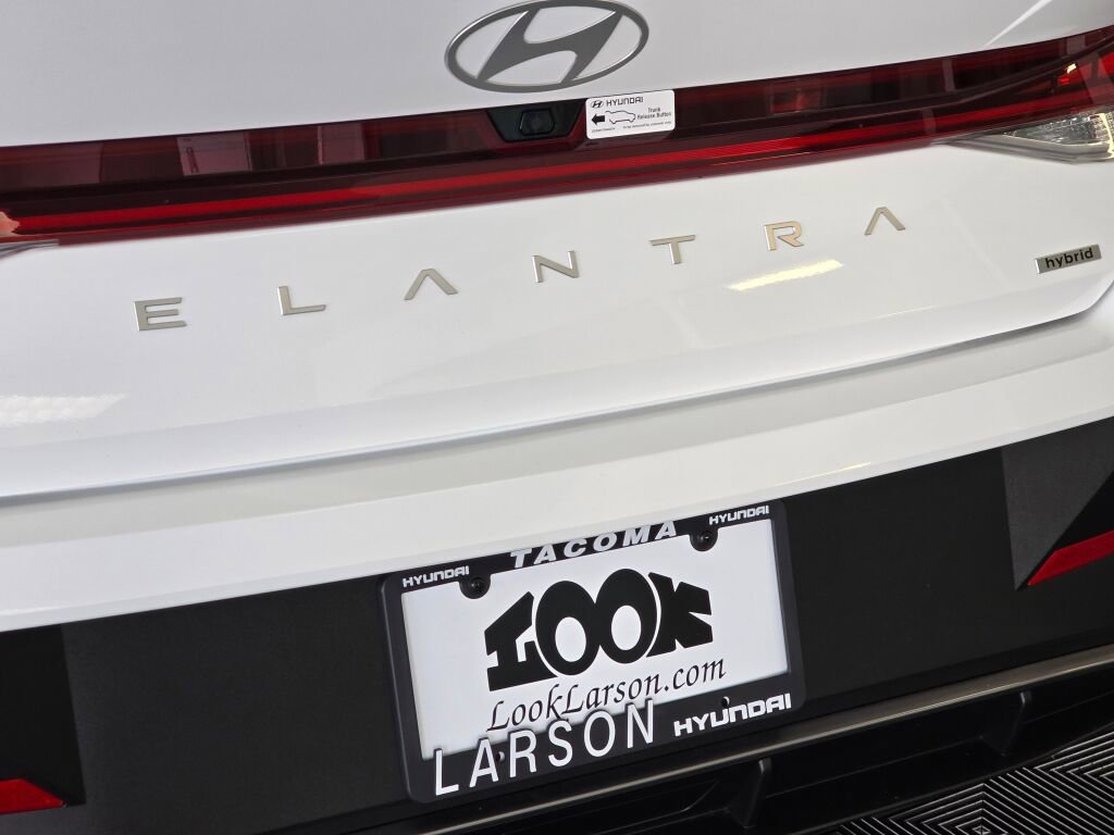 New 2025 Hyundai Elantra SEL image 13