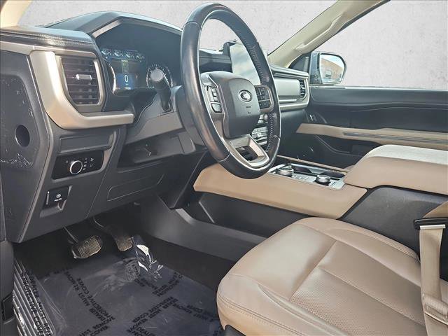 Used 2023 Ford Expedition Max XLT image 10