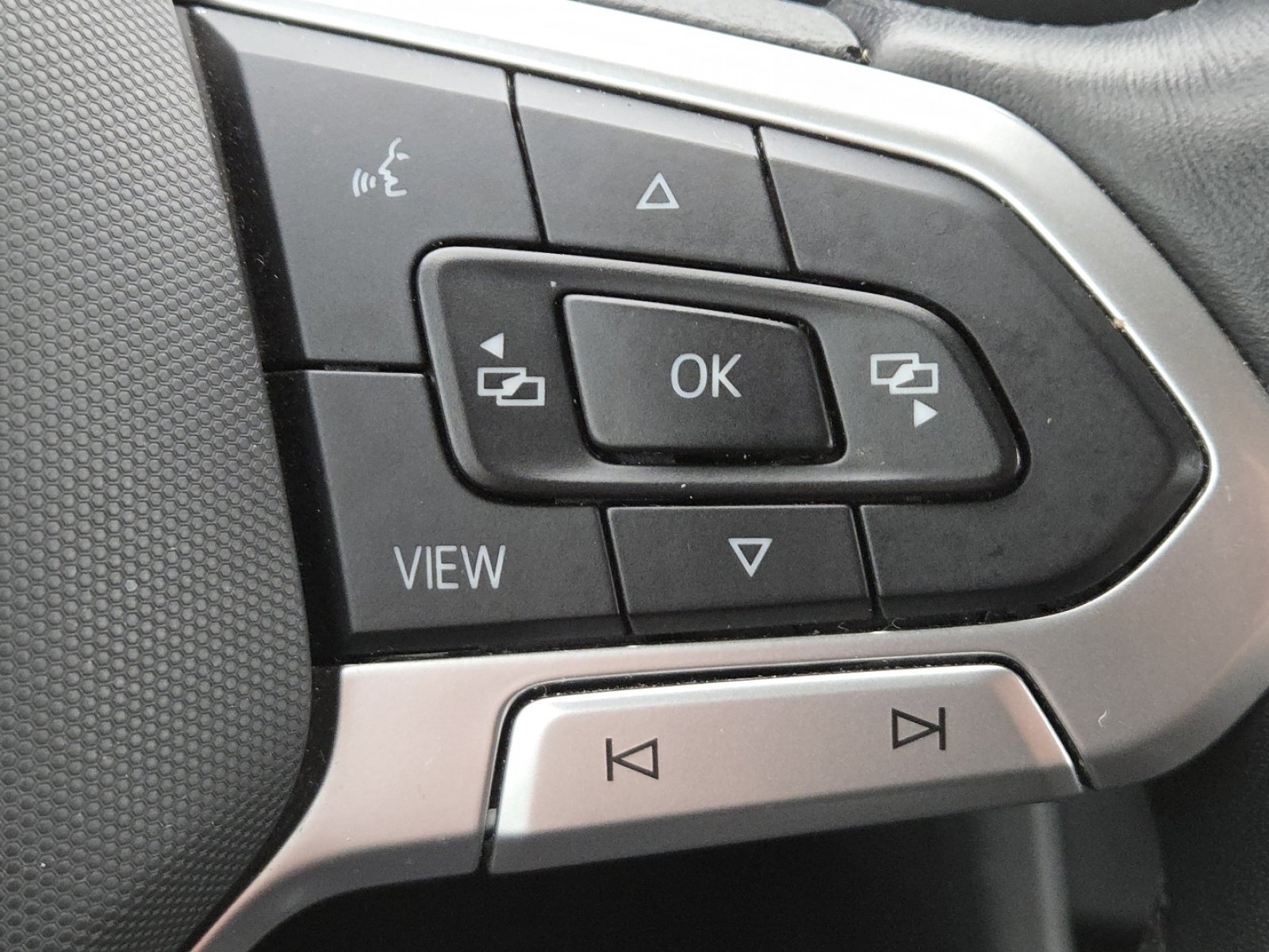 Used 2024 Volkswagen Jetta S image 32