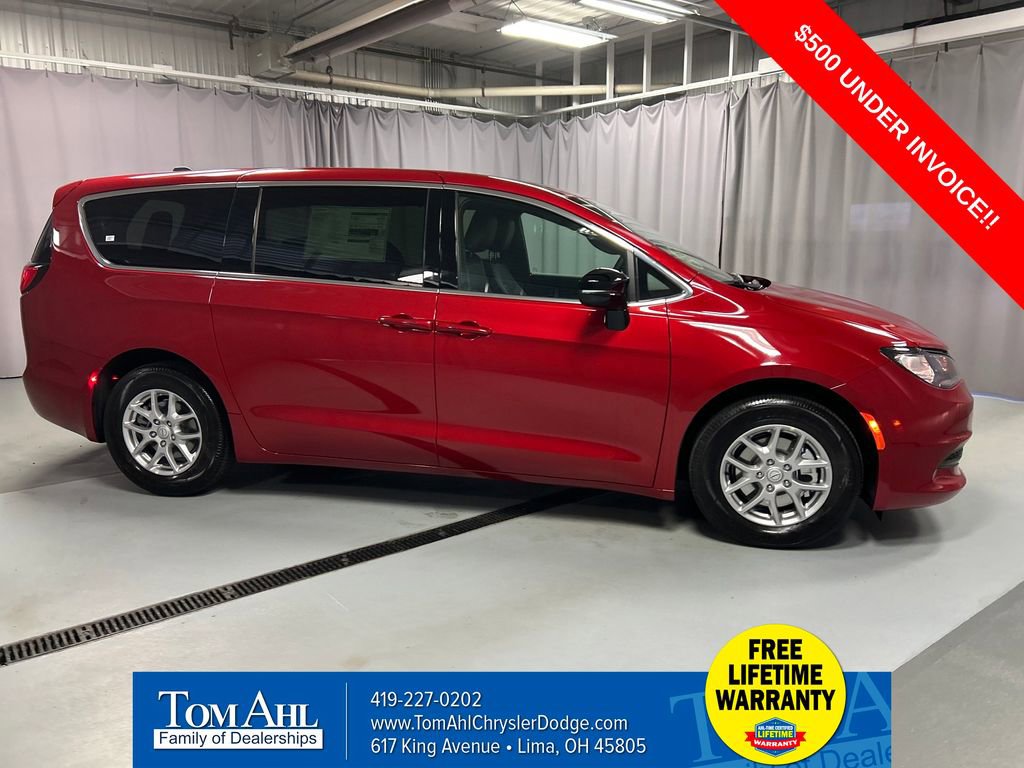 New 2026 Chrysler Voyager LX image 8