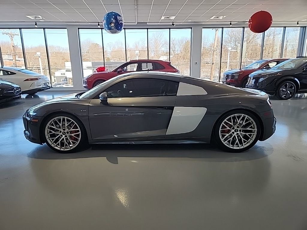 Used 2017 Audi R8 V10 image 2