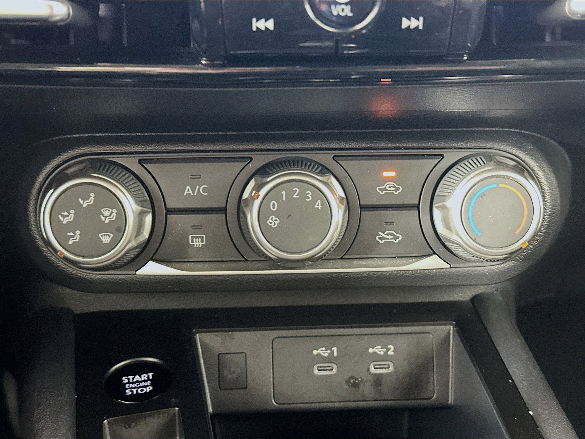 Used 2025 Nissan Kicks SV image 23