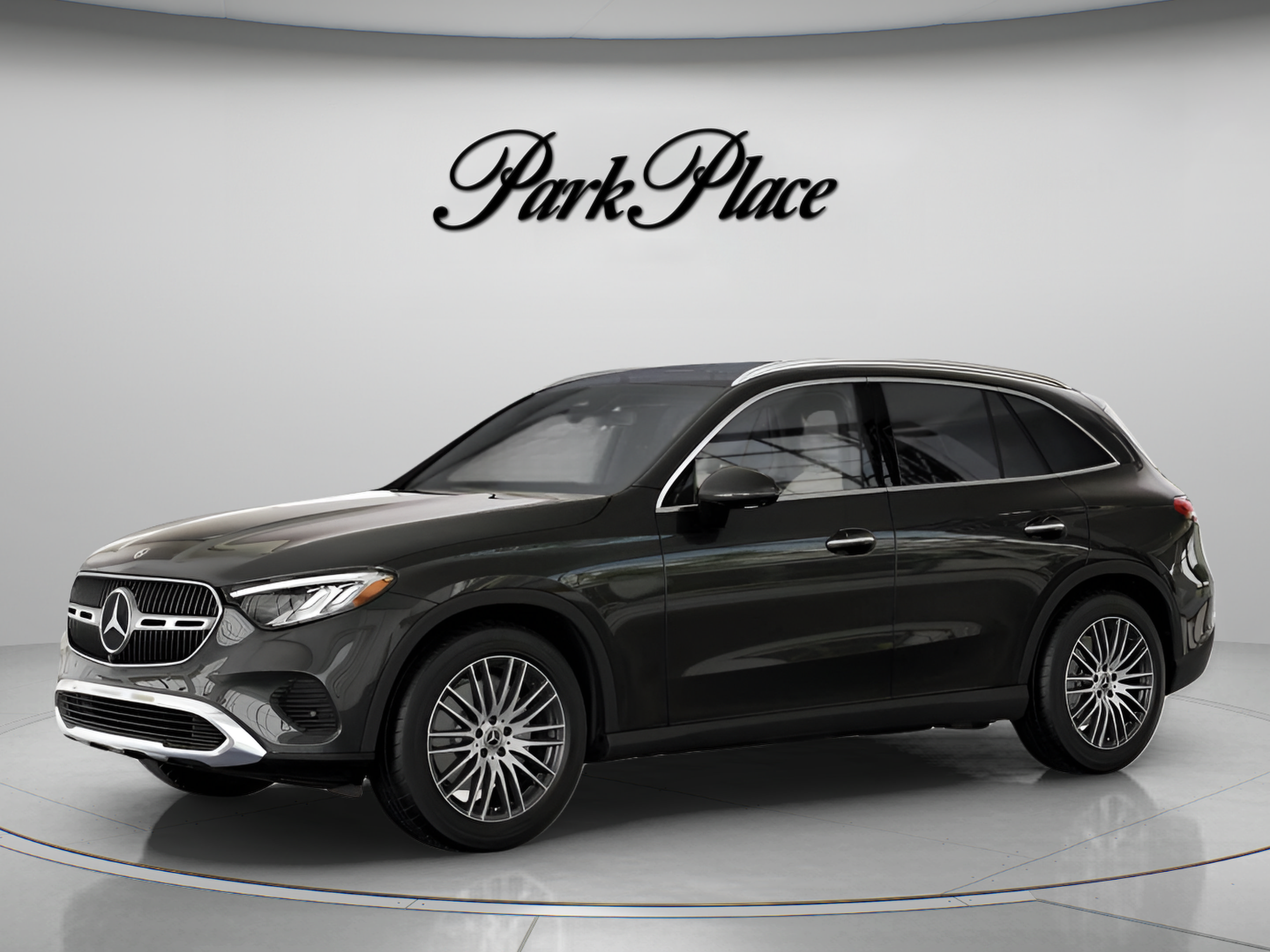 Used 2026 Mercedes-Benz GLC 300 4MATIC image 3