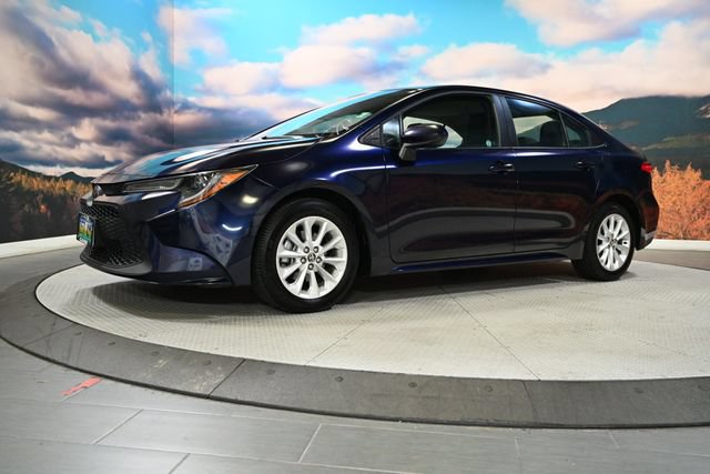 Used 2020 Toyota Corolla LE w/ LE Premium Package FWD image 4