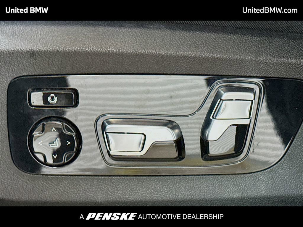 Used 2024 BMW X7 xDrive40i w/ Premium Package AWD/4WD image 4