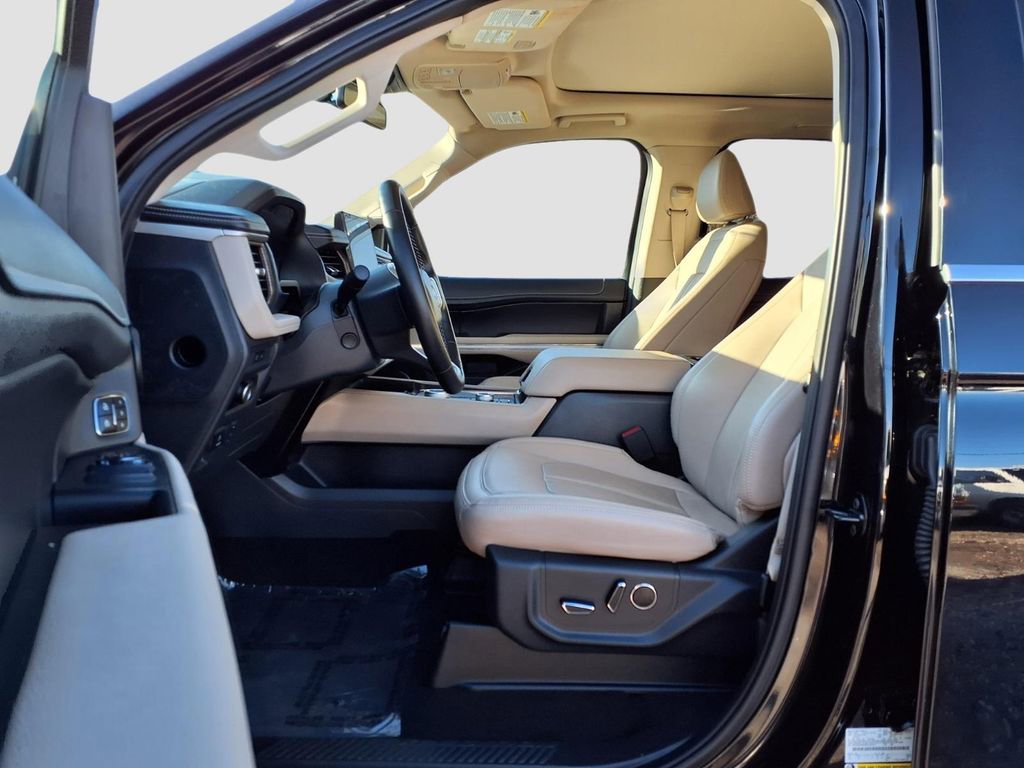 Used 2024 Ford Expedition Max Limited image 29