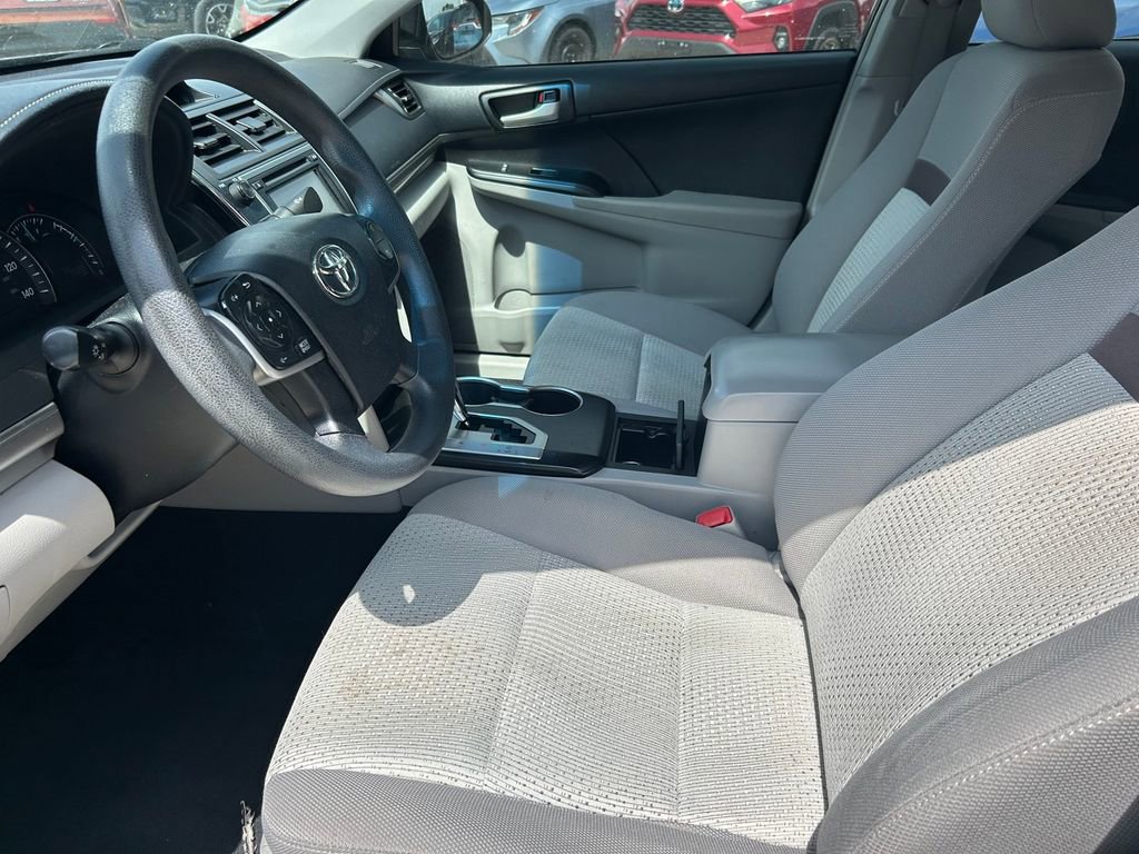 Used 2013 Toyota Camry LE FWD image 11
