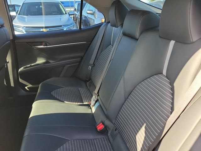 Used 2018 Toyota Camry SE FWD image 15
