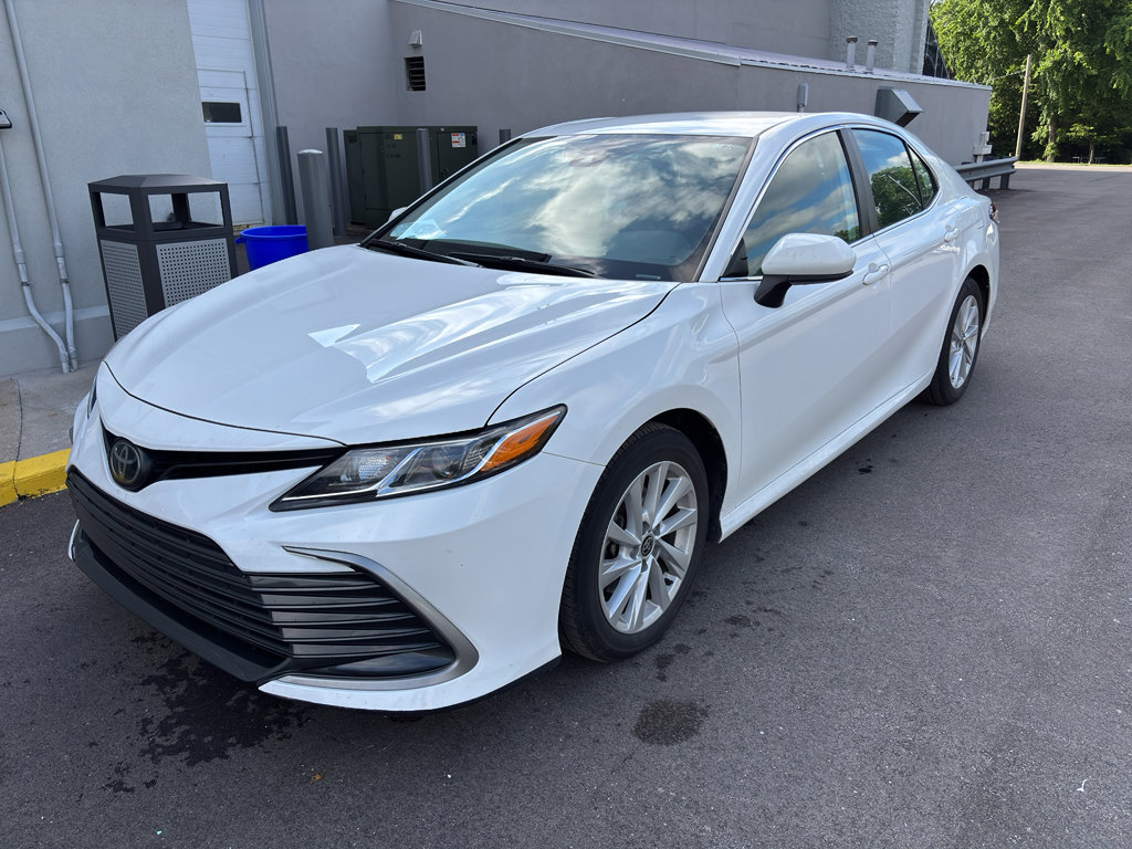 Used 2023 Toyota Camry LE FWD image 2