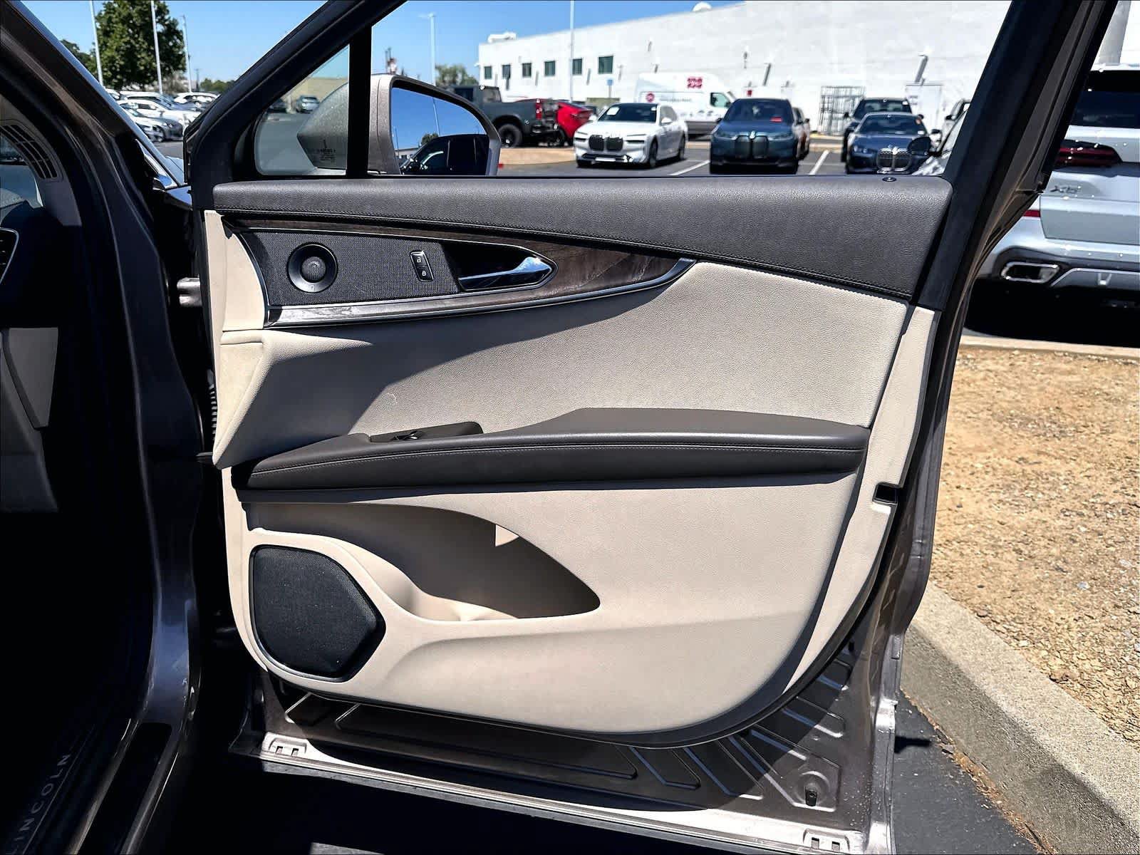 Used 2020 Lincoln Nautilus Reserve FWD image 28