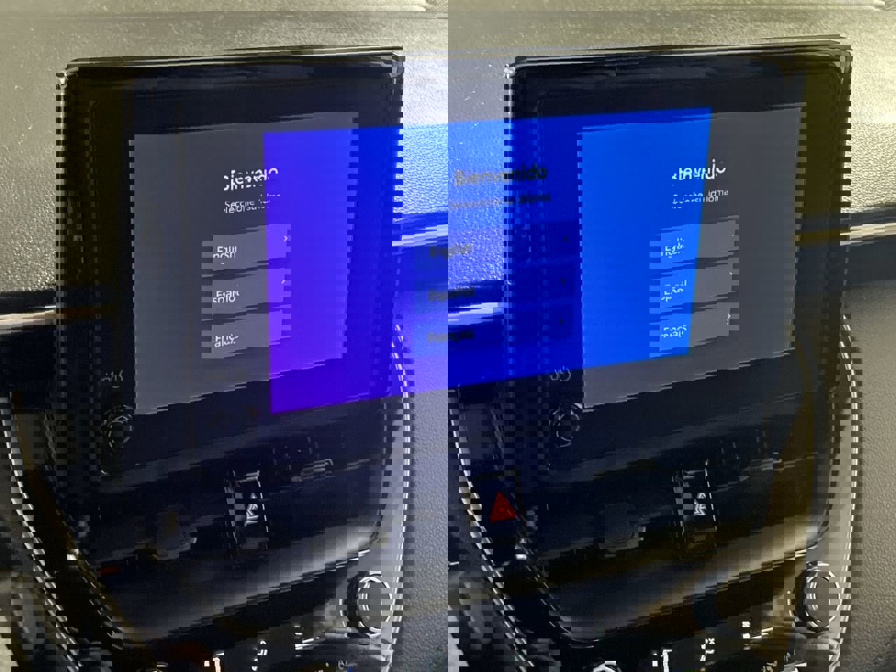 Used 2024 Toyota Corolla Cross SE w/ Moonroof Package image 16