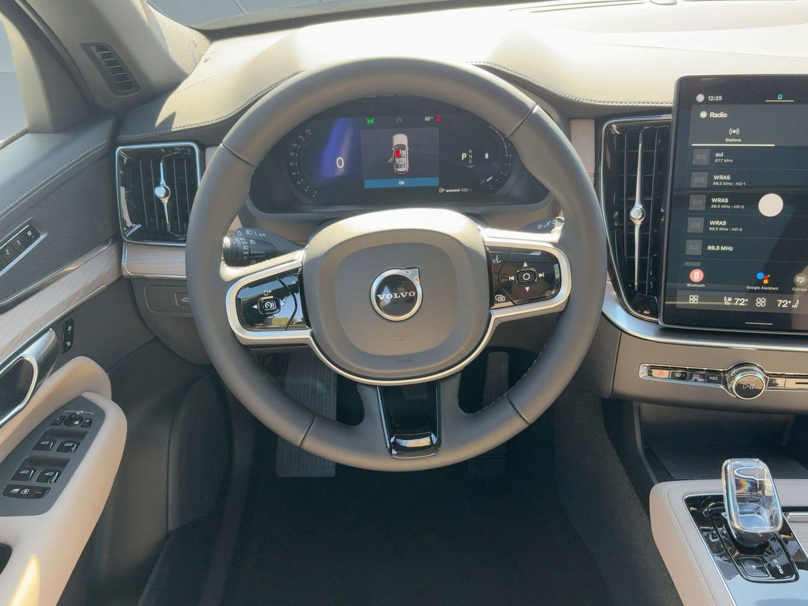 New 2026 Volvo XC90 B5 Plus image 25