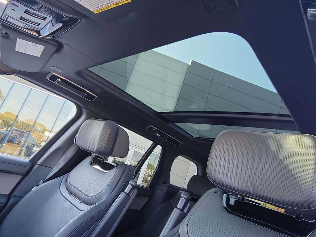 New 2026 Land Rover Range Rover SV image 28