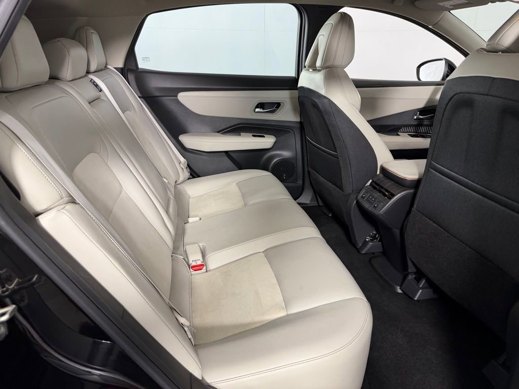 Used 2023 Nissan Ariya AWD image 29