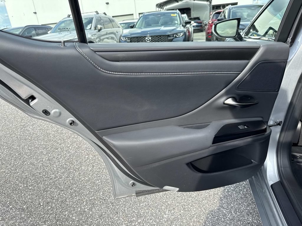 Used 2025 Lexus ES 350 w/ Premium Package FWD image 12