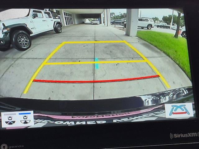 Used 2022 Toyota Camry SE w/ Convenience Package FWD image 12