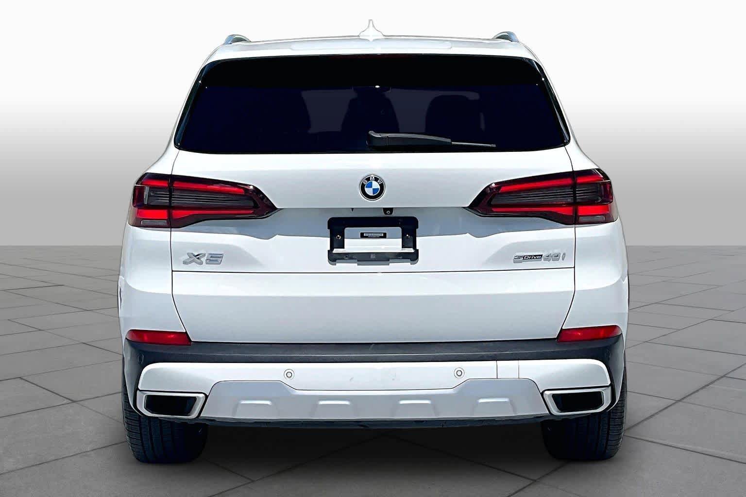 Used 2022 BMW X5 sDrive40i w/ Luxury Seating Package RWD image 5