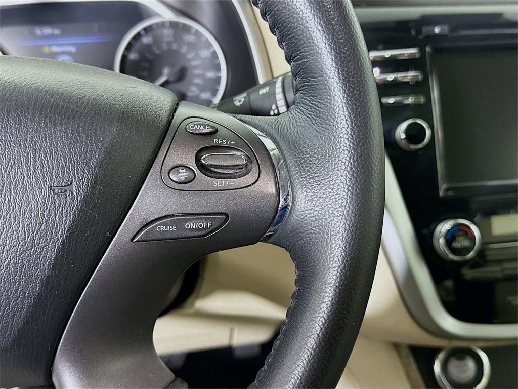 Used 2020 Nissan Murano SL w/ Moonroof Package image 23