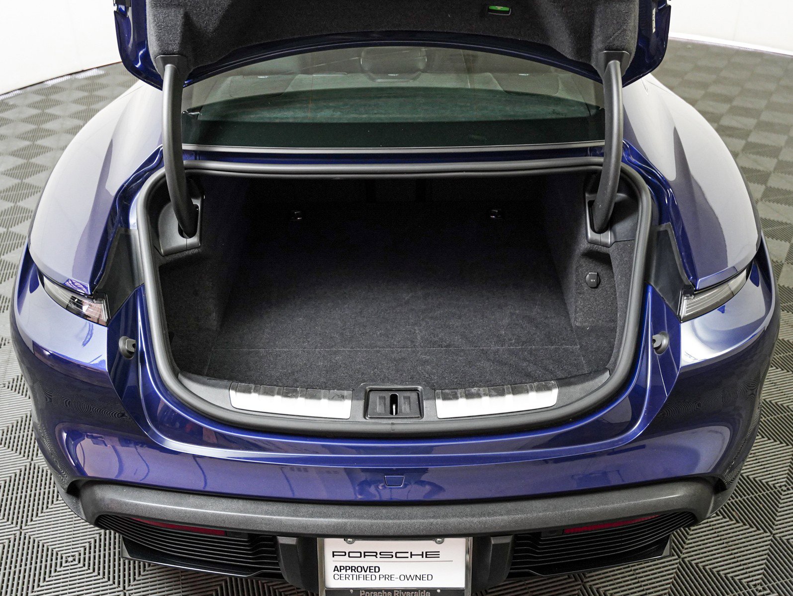 Certified 2023 Porsche Taycan GTS image 25