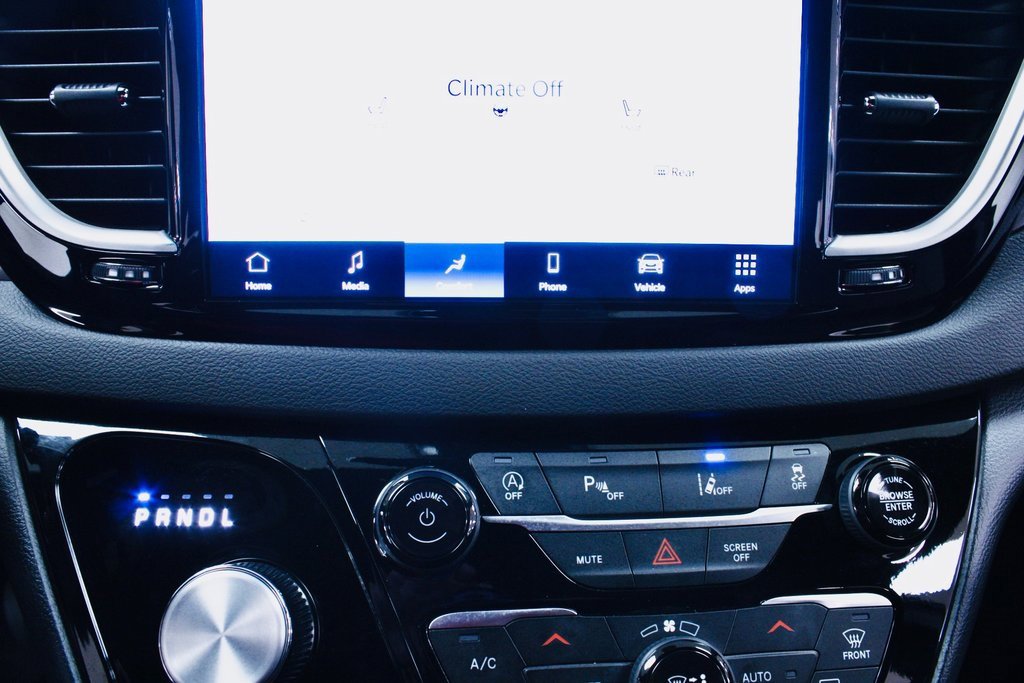 Used 2025 Chrysler Pacifica Select image 26