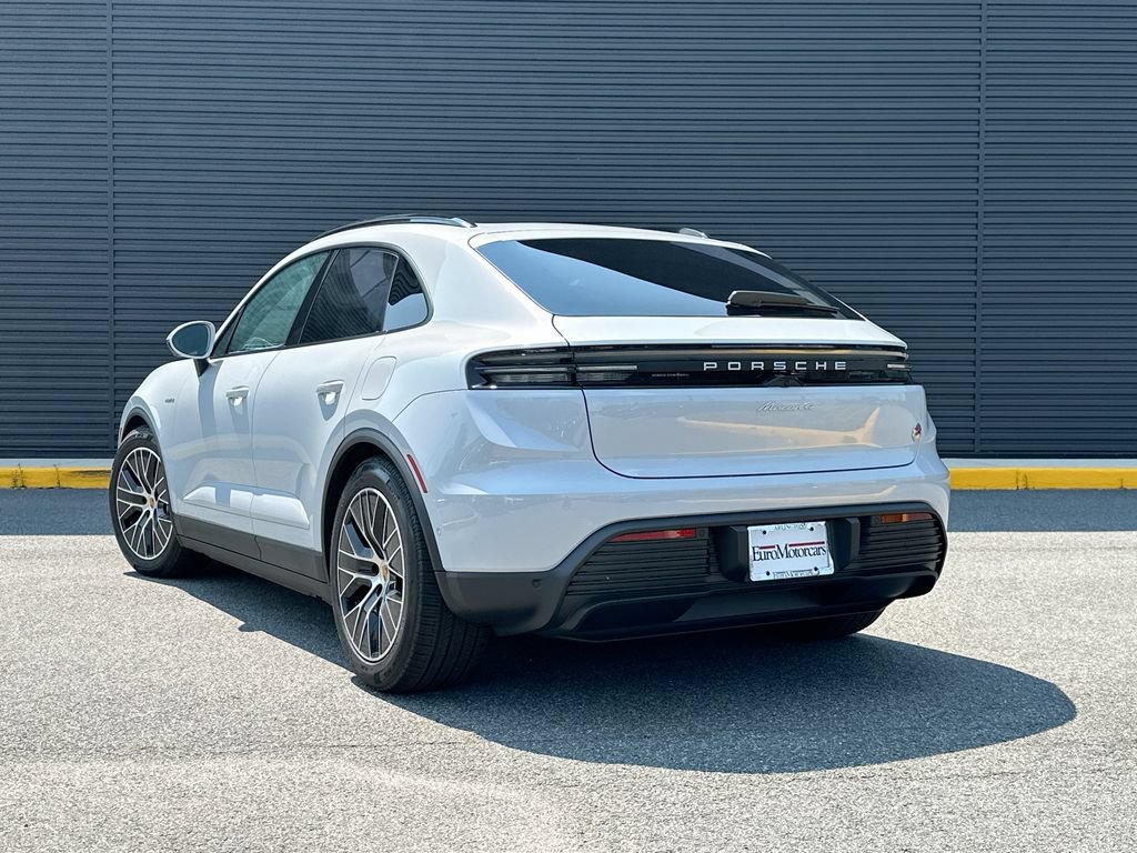 New 2026 Porsche Macan 4 Electric AWD/4WD image 3