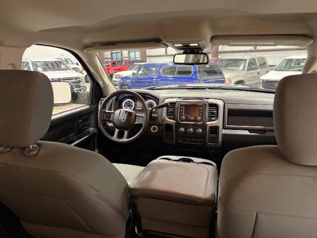 Used 2015 RAM 2500 Tradesman w/ Chrome Appearance Group AWD/4WD image 17