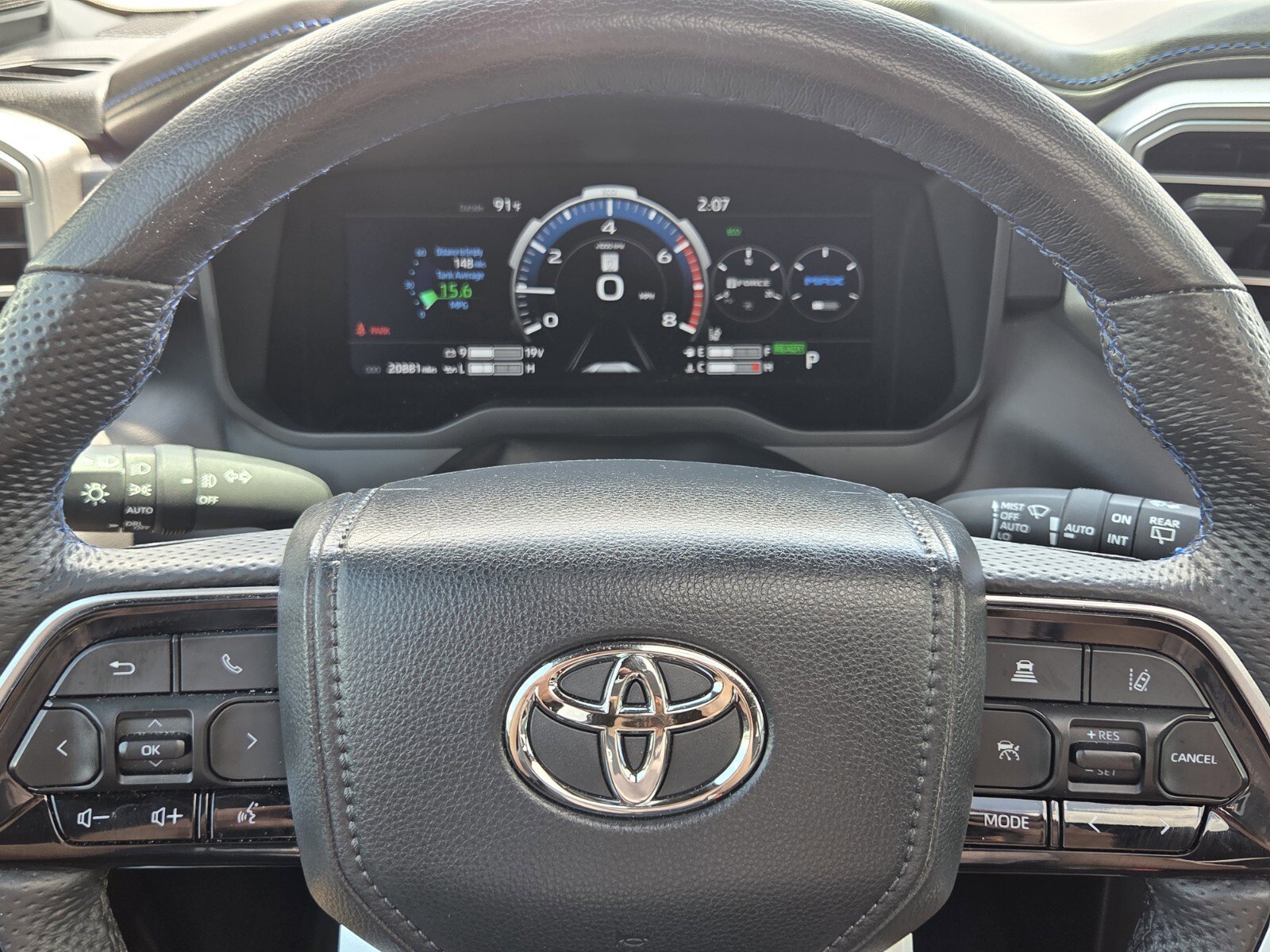 Certified 2025 Toyota Sequoia Platinum AWD/4WD image 21