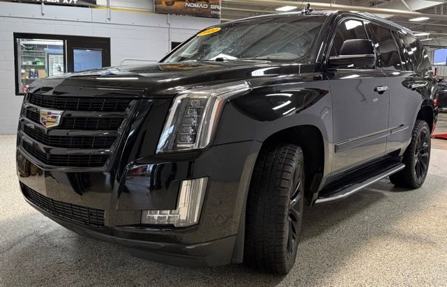 Used 2020 Cadillac Escalade Luxury w/ Escalade Sport Edition AWD/4WD image 3