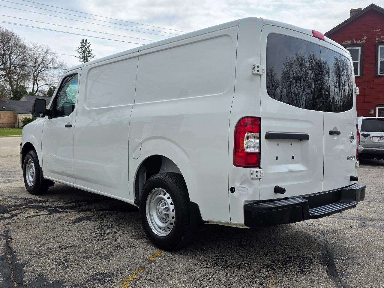 Used 2018 Nissan NV 1500 S w/ Rear Door Glass Package image 4