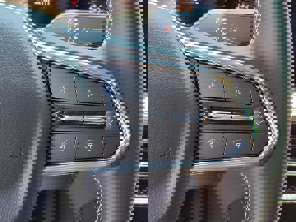 New 2025 Chevrolet Traverse LT image 18