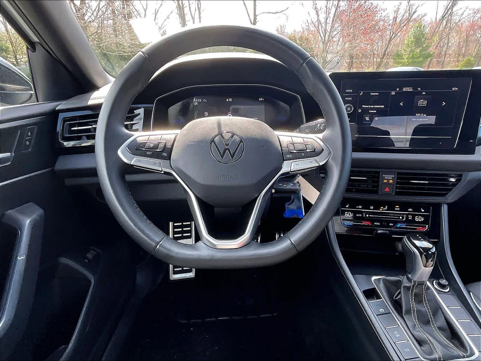 Used 2025 Volkswagen Jetta Sport FWD image 17