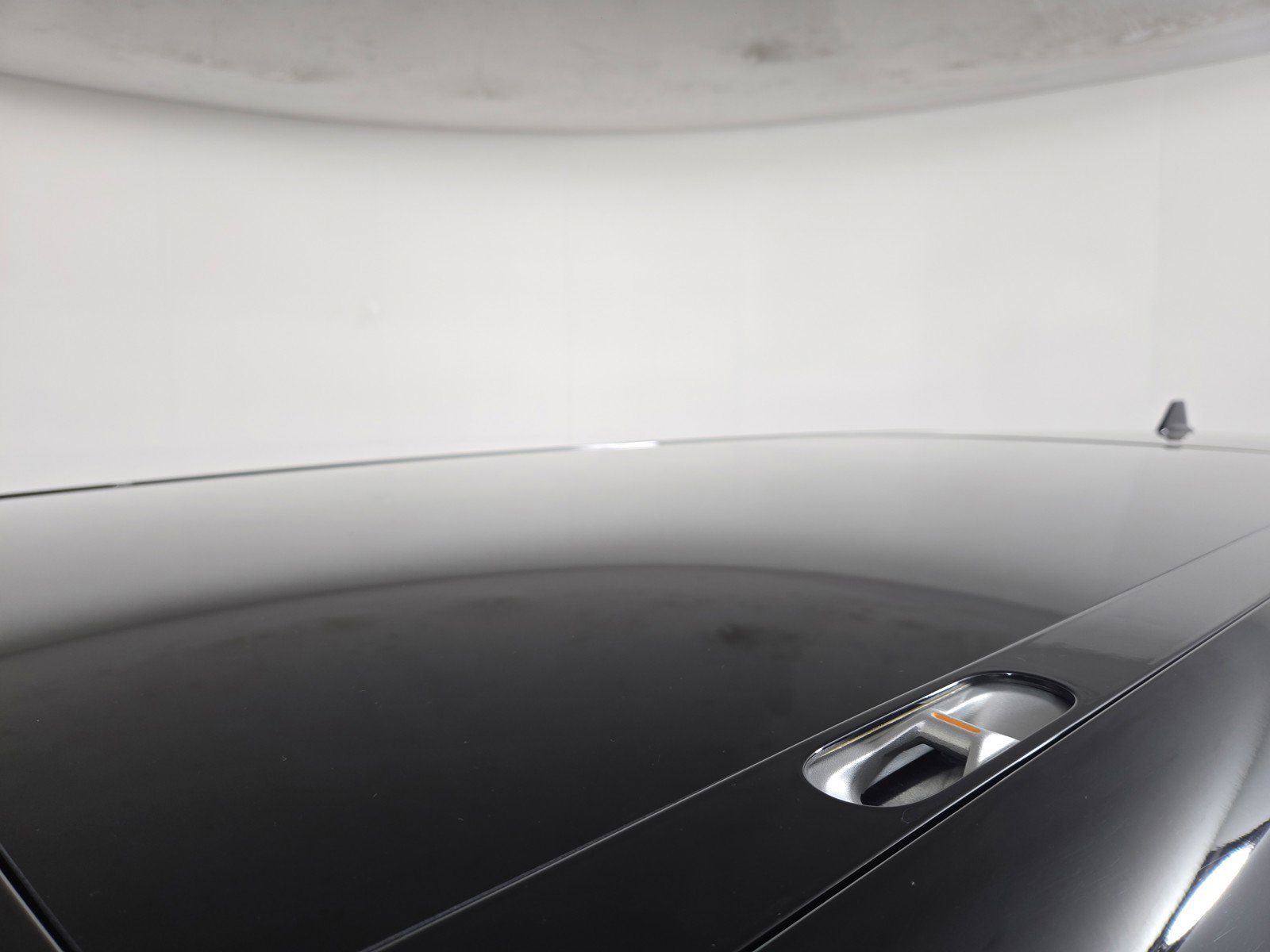 Used 2024 Rivian R1S Adventure image 13