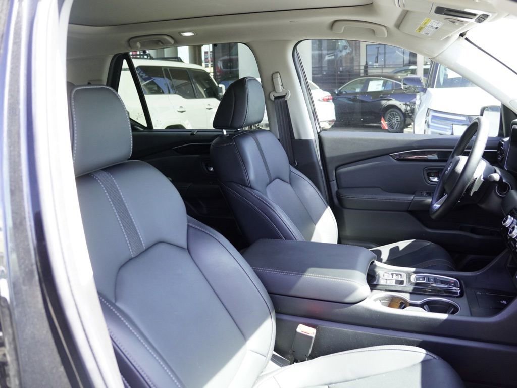 Used 2025 Honda Pilot Touring image 18
