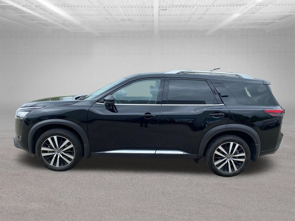 Used 2025 Nissan Pathfinder Platinum w/ Cargo Package AWD/4WD image 2