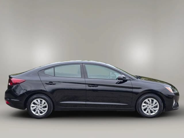 Used 2020 Hyundai Elantra SE w/ Cargo Package (C1) FWD image 4