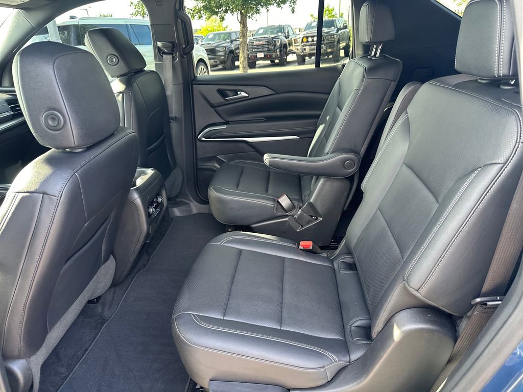 Used 2024 Chevrolet Traverse LT FWD image 35