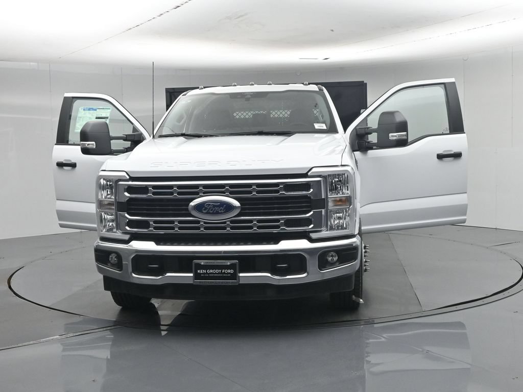 New 2026 Ford F350 XL w/ XL Chrome Package RWD image 25