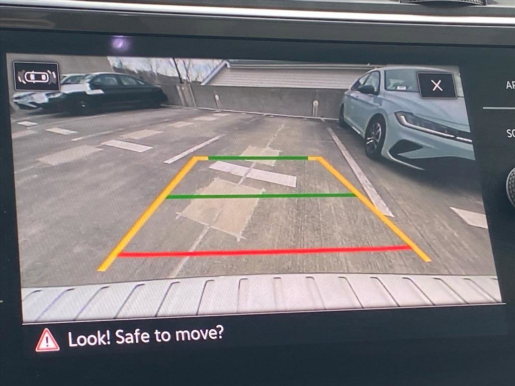 Certified 2023 Volkswagen Tiguan SE image 15