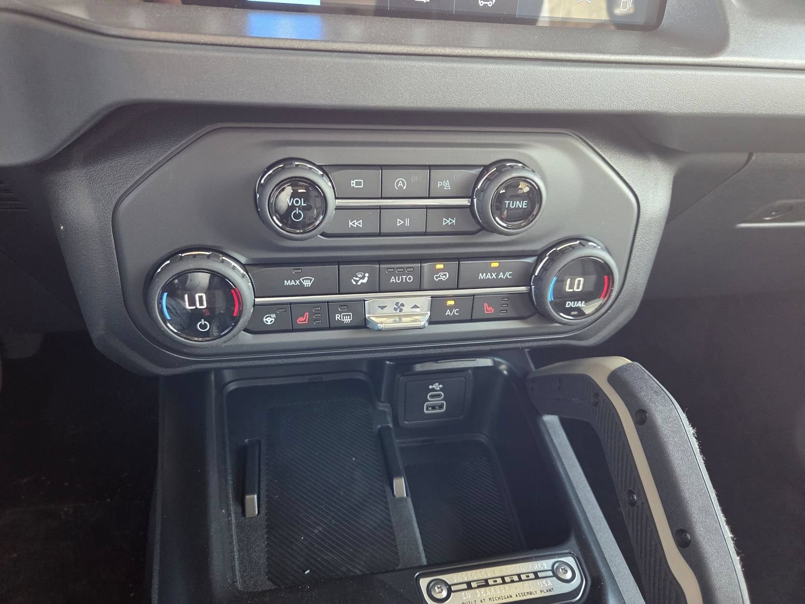 New 2026 Ford Bronco Badlands AWD/4WD image 22