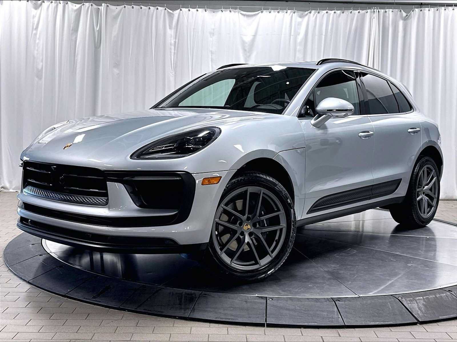 Used 2026 Porsche Macan AWD/4WD image 1