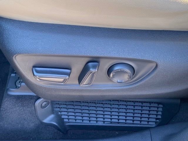 Used 2023 Toyota Sienna XLE FWD image 27