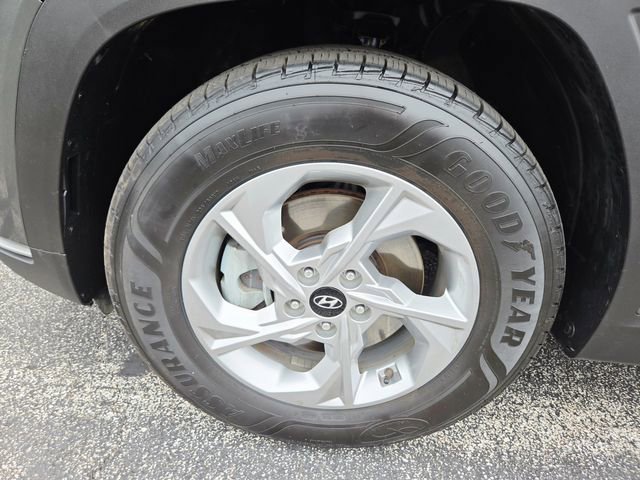 Used 2023 Hyundai Tucson SE image 32
