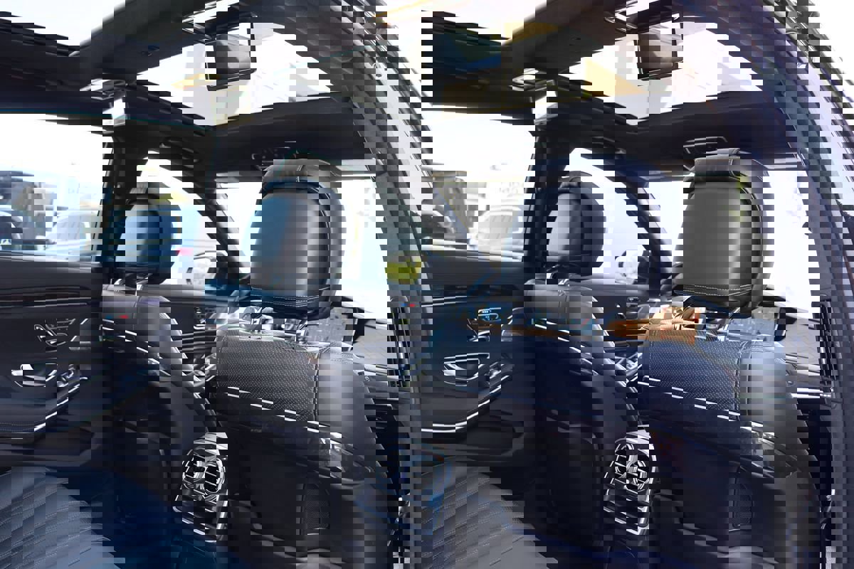 Used 2015 Mercedes-Benz S 63 AMG 4MATIC Sedan w/ Driver Assistance Package image 54