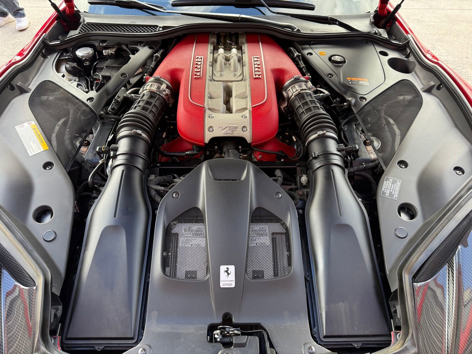 Used 2018 Ferrari 812 Superfast image 32