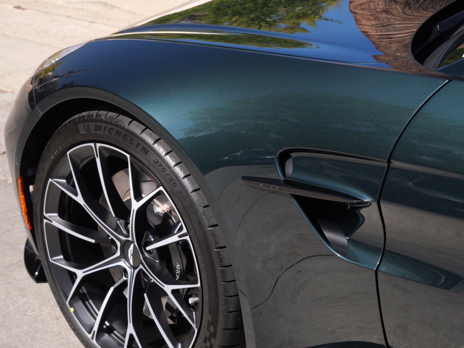 New 2026 Aston Martin V8 Vantage Coupe image 9