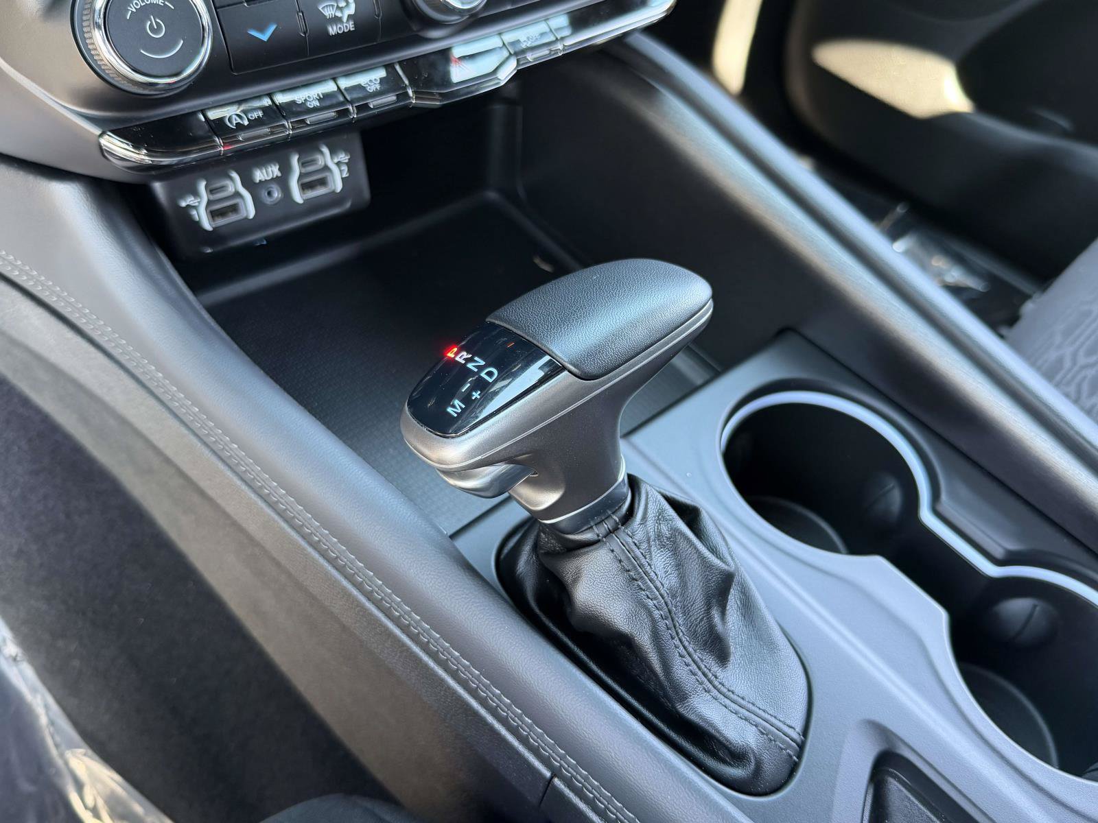 Used 2024 Dodge Durango SXT w/ SXT Blacktop Group AWD/4WD image 14