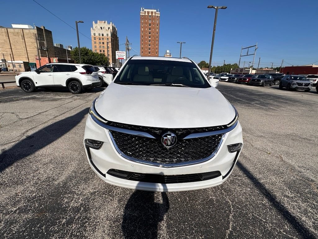 Used 2023 Buick Enclave Avenir w/ Avenir Technology Package FWD image 11
